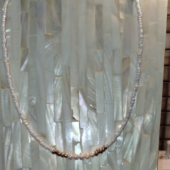 Handmade Jewelry - Elegant Pearl Necklace with Gold Accents